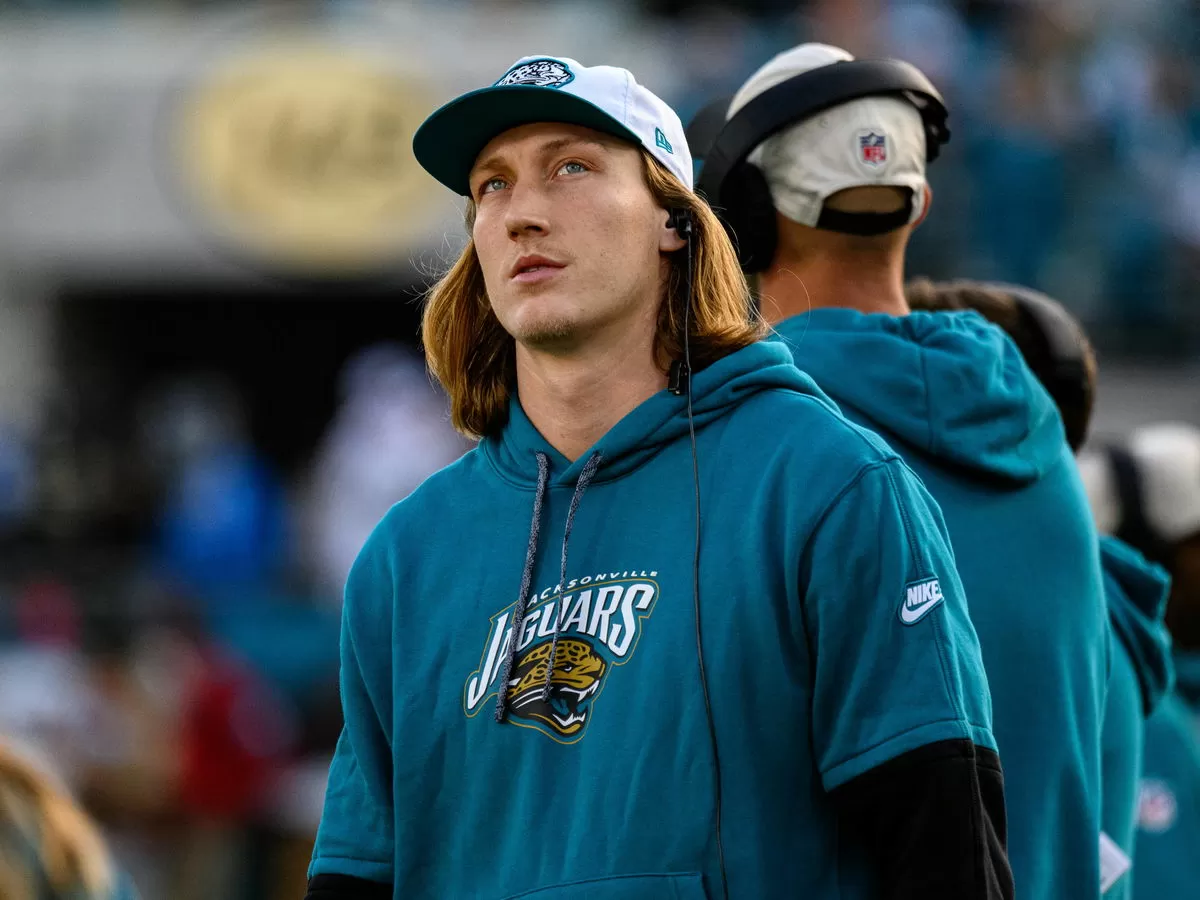 Broncos Coach Compares Trevor Lawrence to Jordan Love & Warns Locker Room of Jaguars Threat