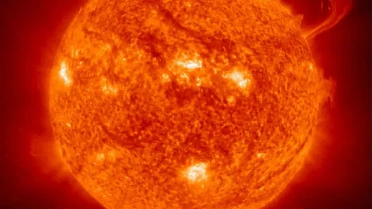 ESA’s Solar Orbiter Reveals How Magnetic Avalanches Trigger Solar Flares
