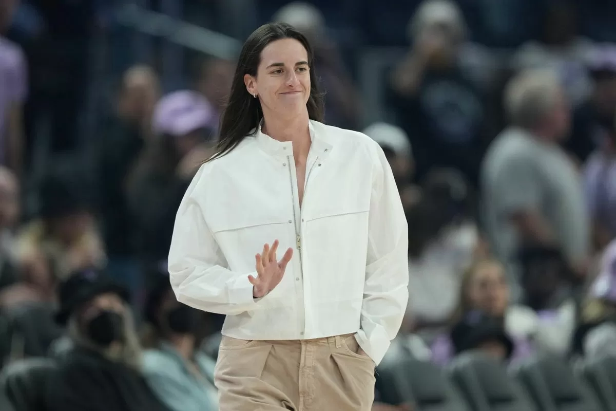 7 Hours Before CFP Final, Caitlin Clark, Fever GM Address Indiana in Telling Message