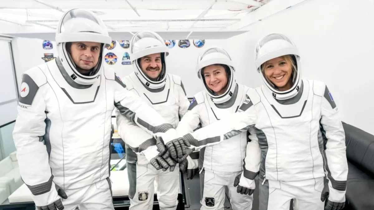 NASA, SpaceX Delay ISS Mission Launch Due to Bad Weather