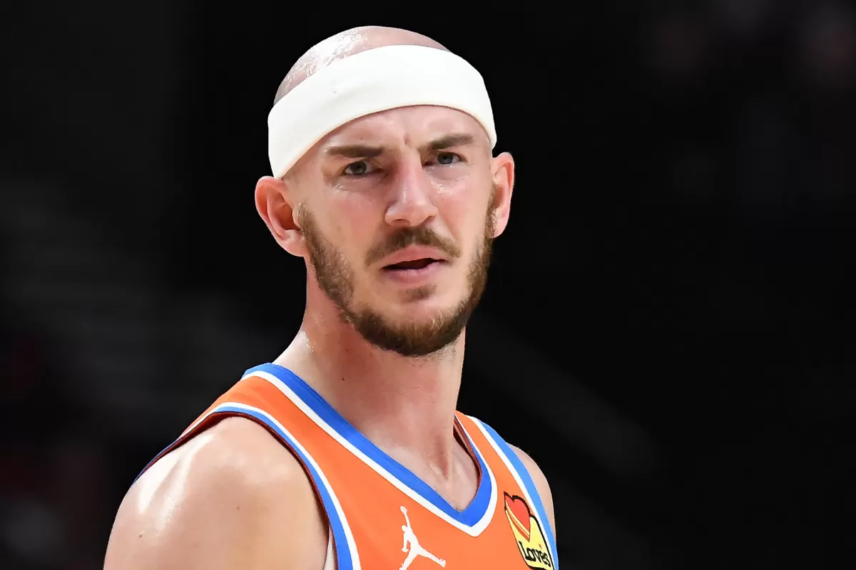 What Happened to Alex Caruso? Thunder Star Makes Injury Exit to Locker Room vs Knicks