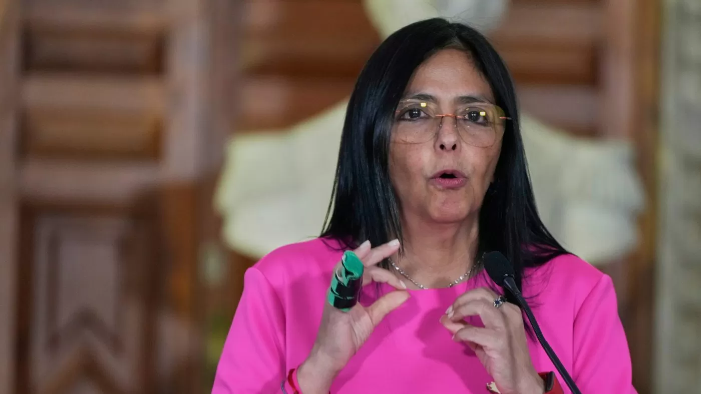Trump praises Delcy Rodríguez after report of US threat to indict her