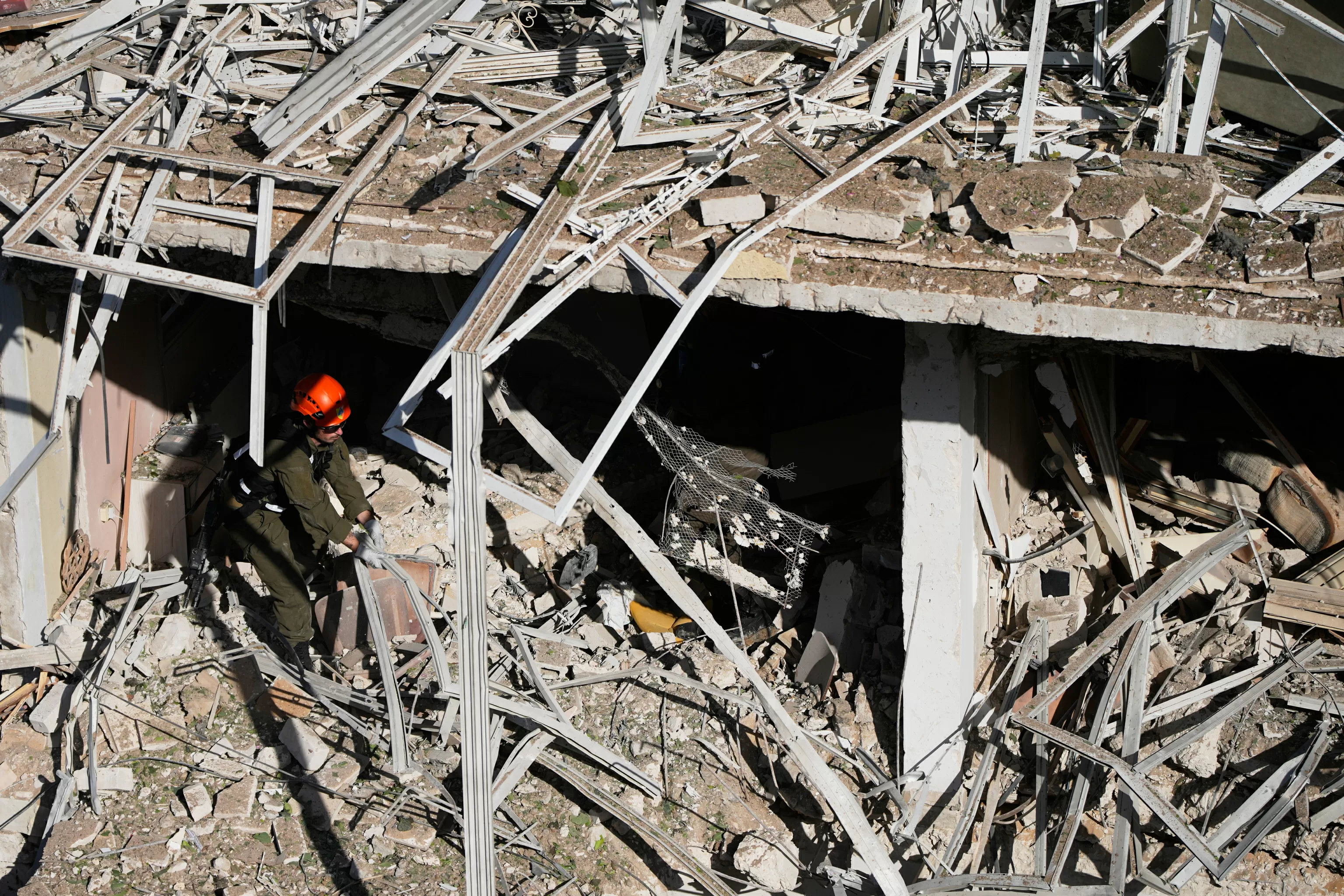 The Latest: Pakistan’s prime minister says his nation is ready to facilitate talks to end Iran war