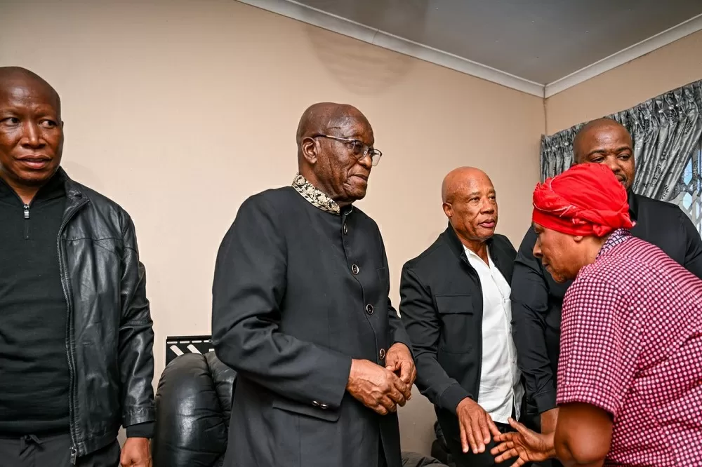 Jacob Zuma pays respects to Malema’s home following aunt’s passing