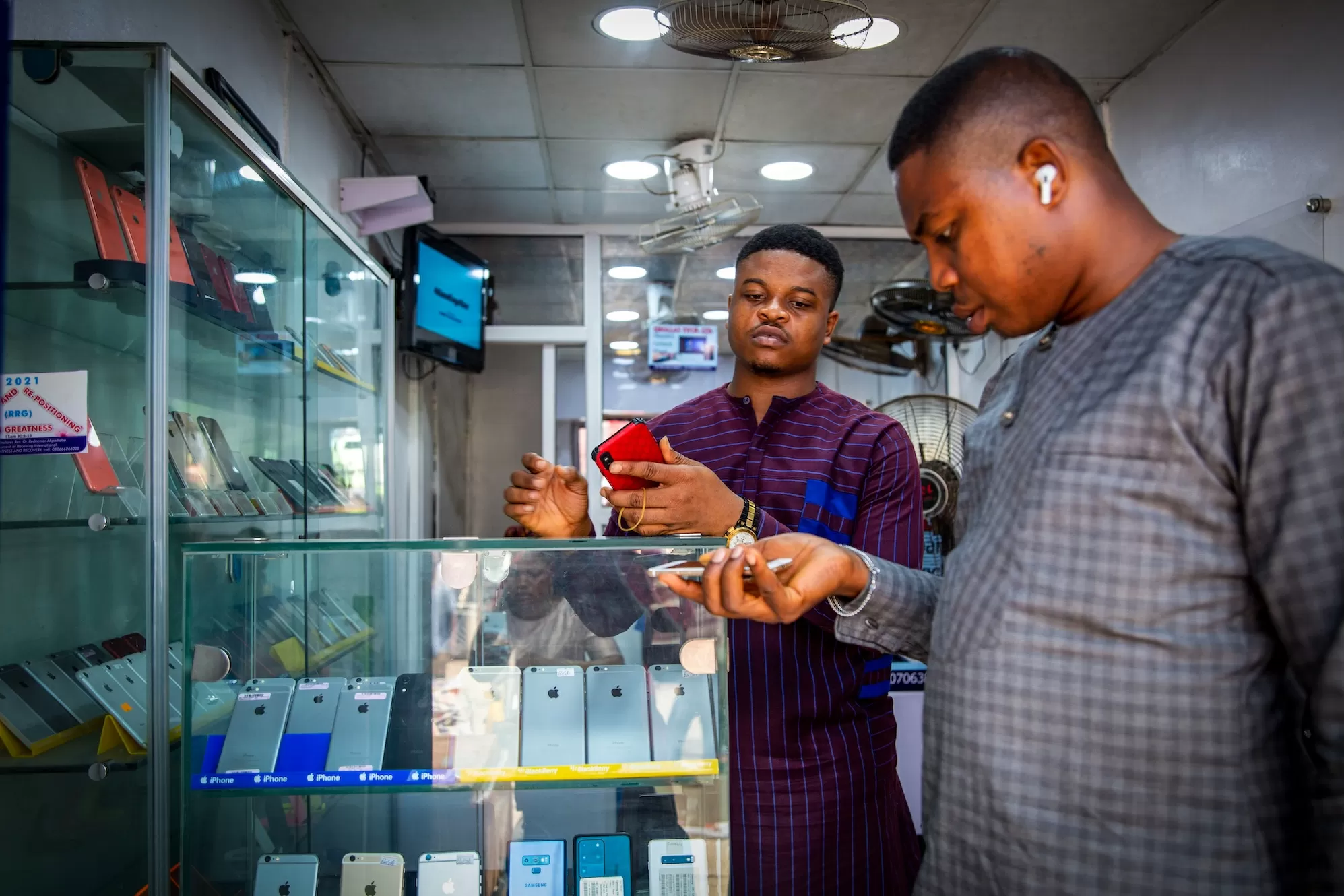 Push for $40 smartphones builds momentum, but still faces cost hurdles