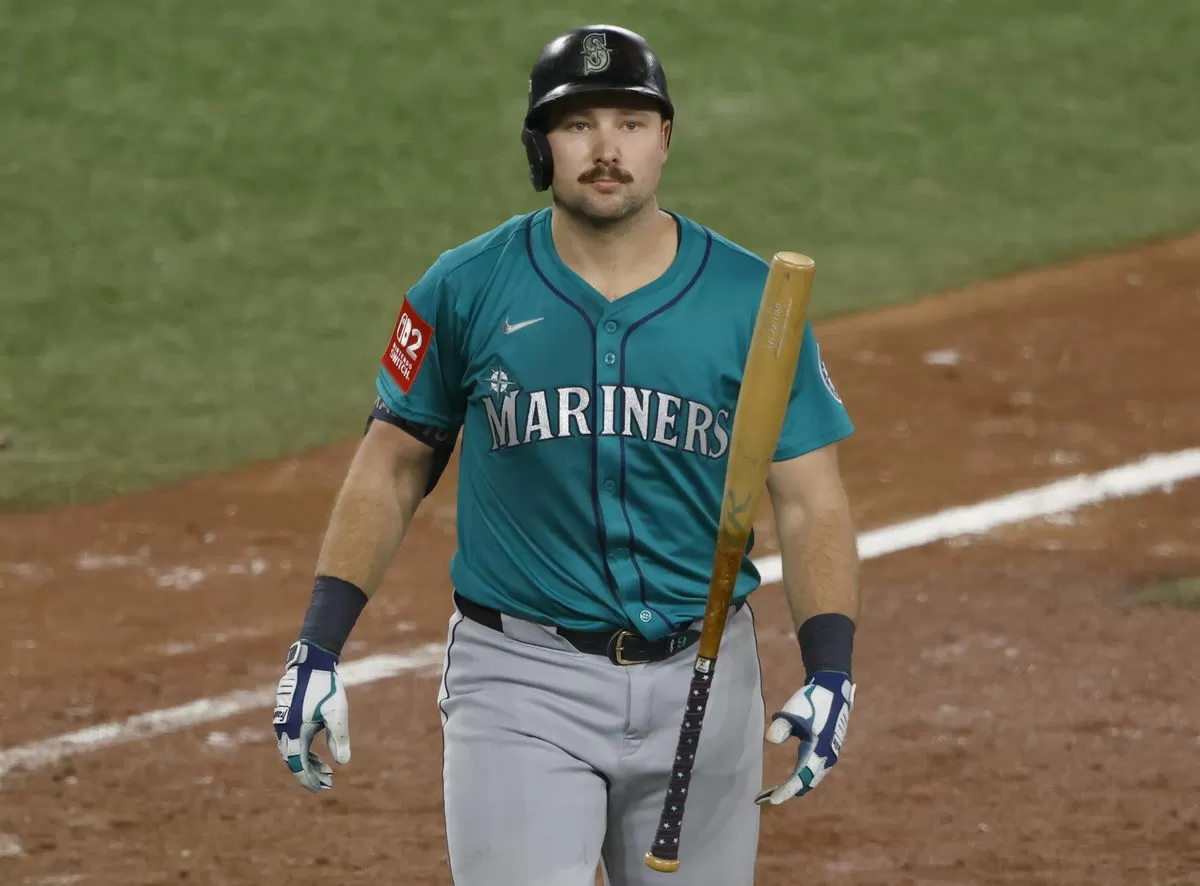 America Refuses to Buy Cal Raleigh’s “No Beef” Claim After Mariners Teammate’s Wild Rant Following WBC Controversy