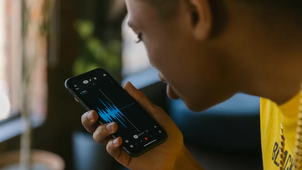 This AI-Powered Portable Device Claims to Detect Microphones and Jam Audio Recordings