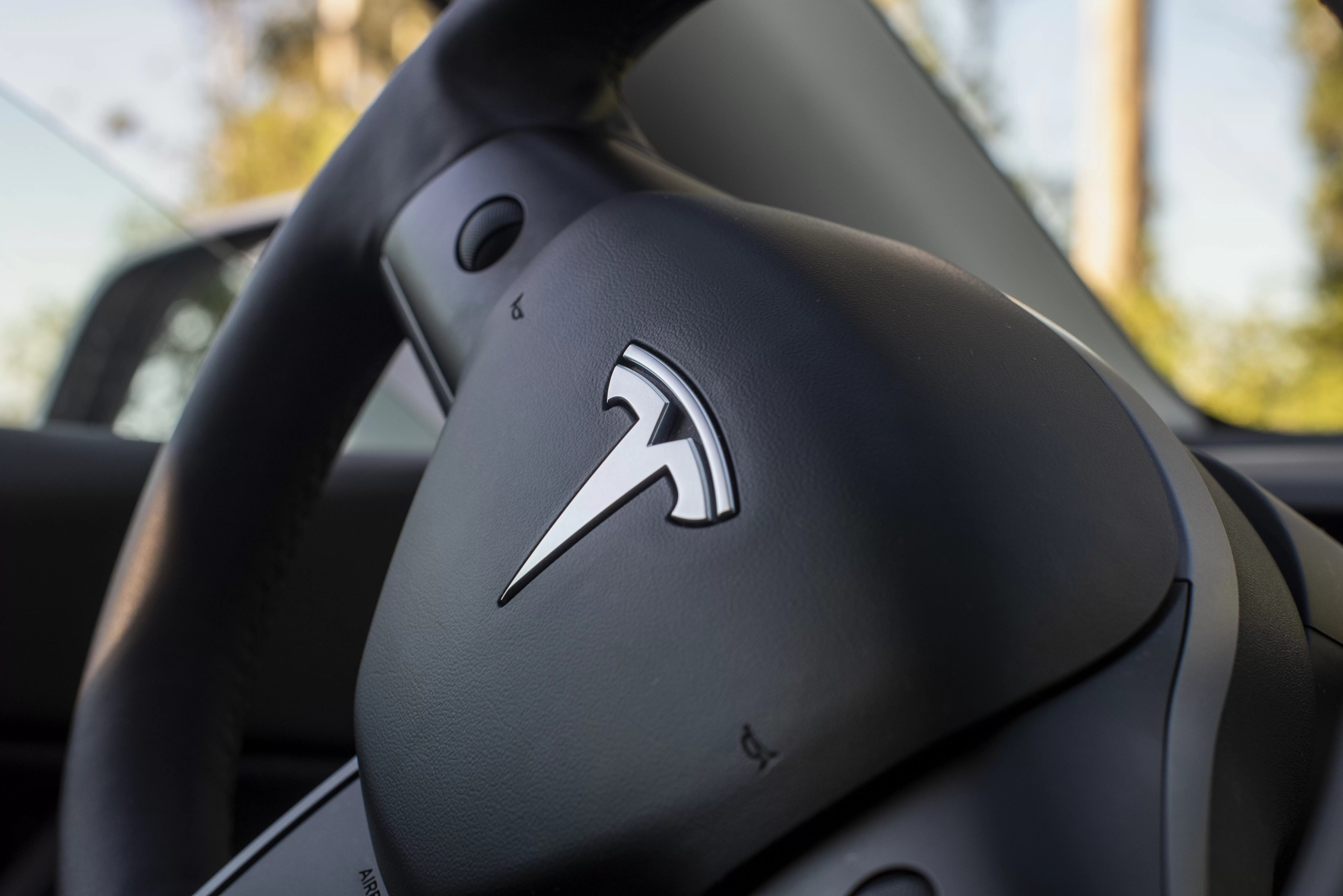 Tesla adds ‘streaks,’ other stats to track how often drivers use Full Self-Driving software