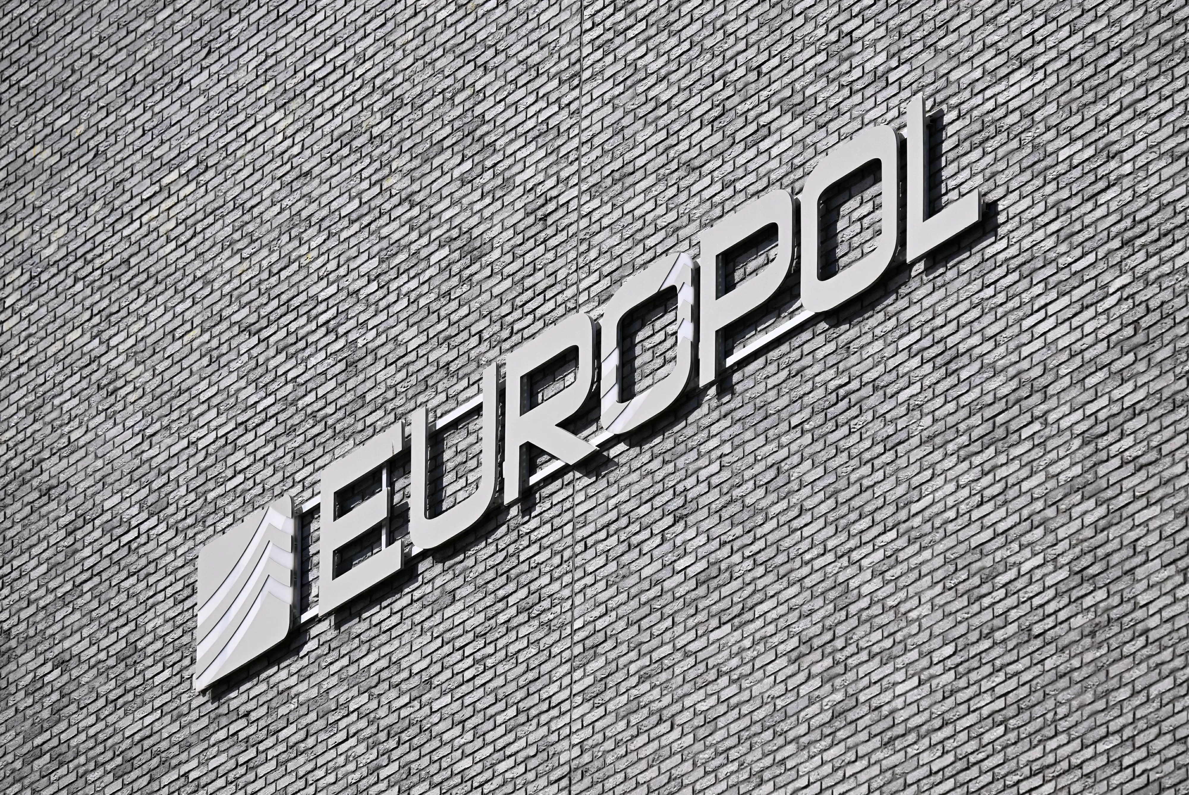 European police email 75,000 people asking them to stop DDoS attacks