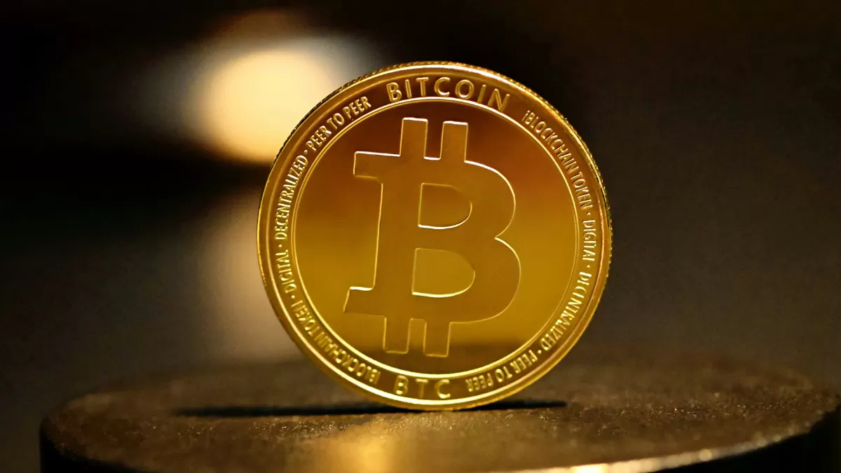 Bitcoin Price Steadies Near $71,000 as Momentum Slows Despite Rising Retail Demand
