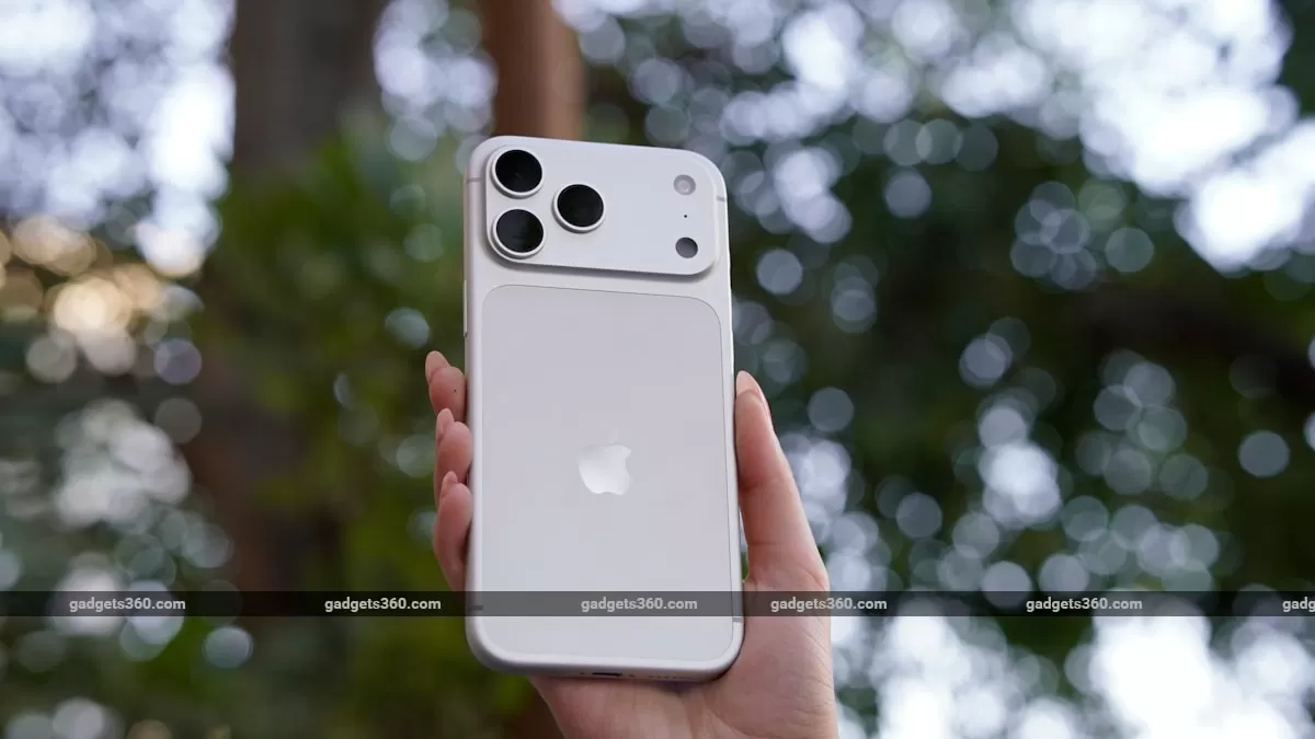 iPhone 17 Pro Max At Rs. 1,02,900 in Apple 50th Anniversary Sale; iPad, Watch Available With Offers