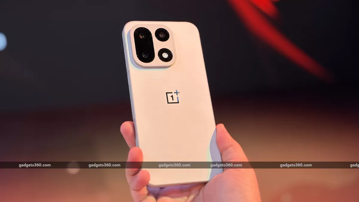 OnePlus 16 Tipped to Feature Upgraded Periscope Telephoto Camera With Samsung Sensor