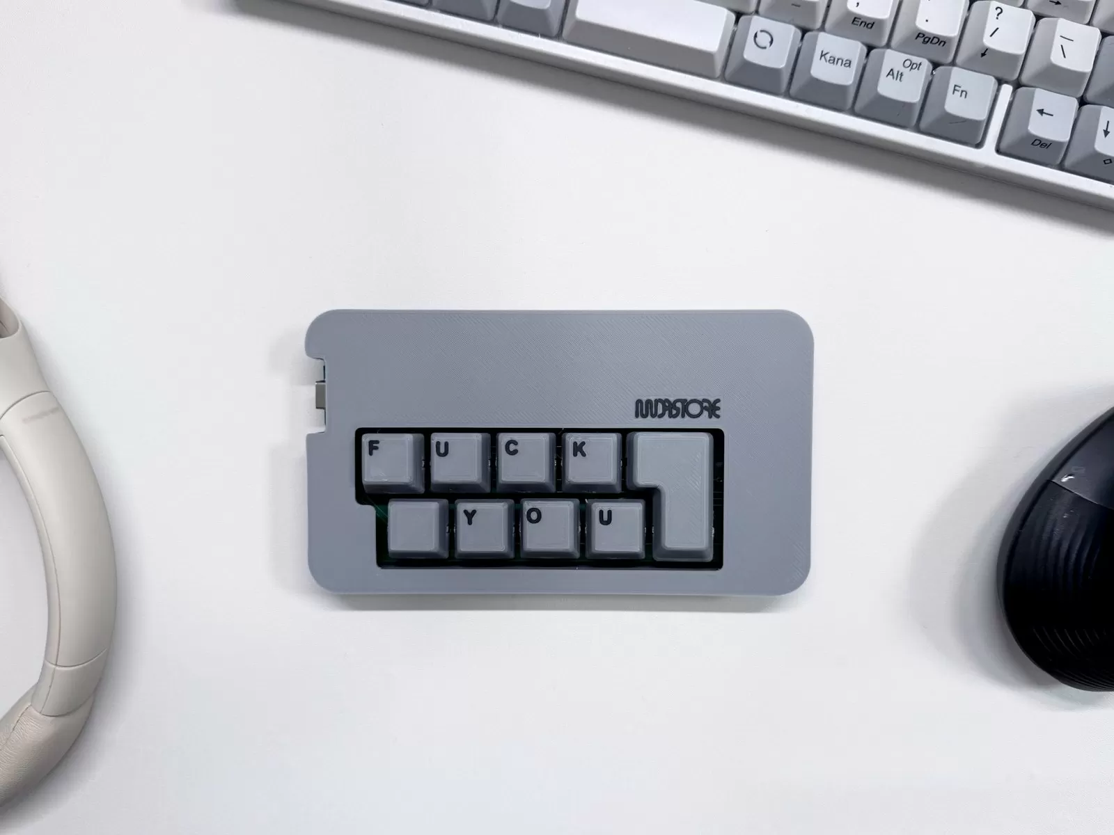 Japanese Creator Launches 9-Key Handmade Keyboard With USB-C and Custom Orders