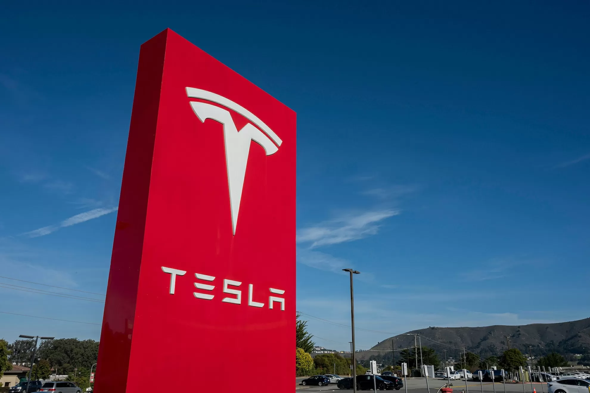 Why safety regulators closed their investigation into Tesla’s remote parking feature