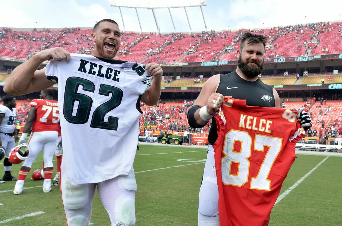 “Need to Clear the Air:” Olympic Gold Medalist Sets Record Straight on Travis & Jason Kelce After $10K Donation